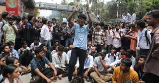 শিক্ষামন্ত্রীর পদত্যাগের দাবিতে সাইন্সল্যাবে শিক্ষার্থীদের বিক্ষোভ